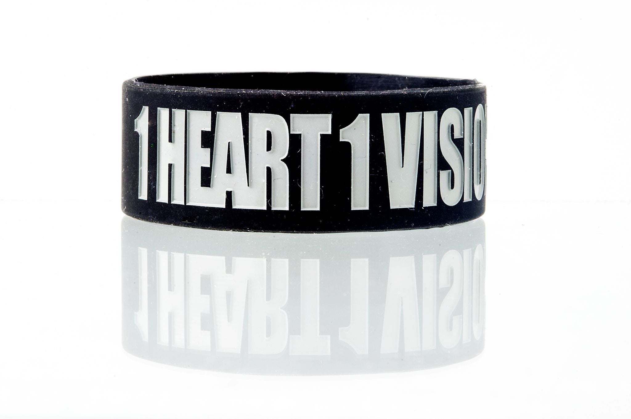 One Heart One Vision Intentional Band by Spirit Linx — a 1‑inch wristband symbolizing unity, shared purpose, and collective alignment.