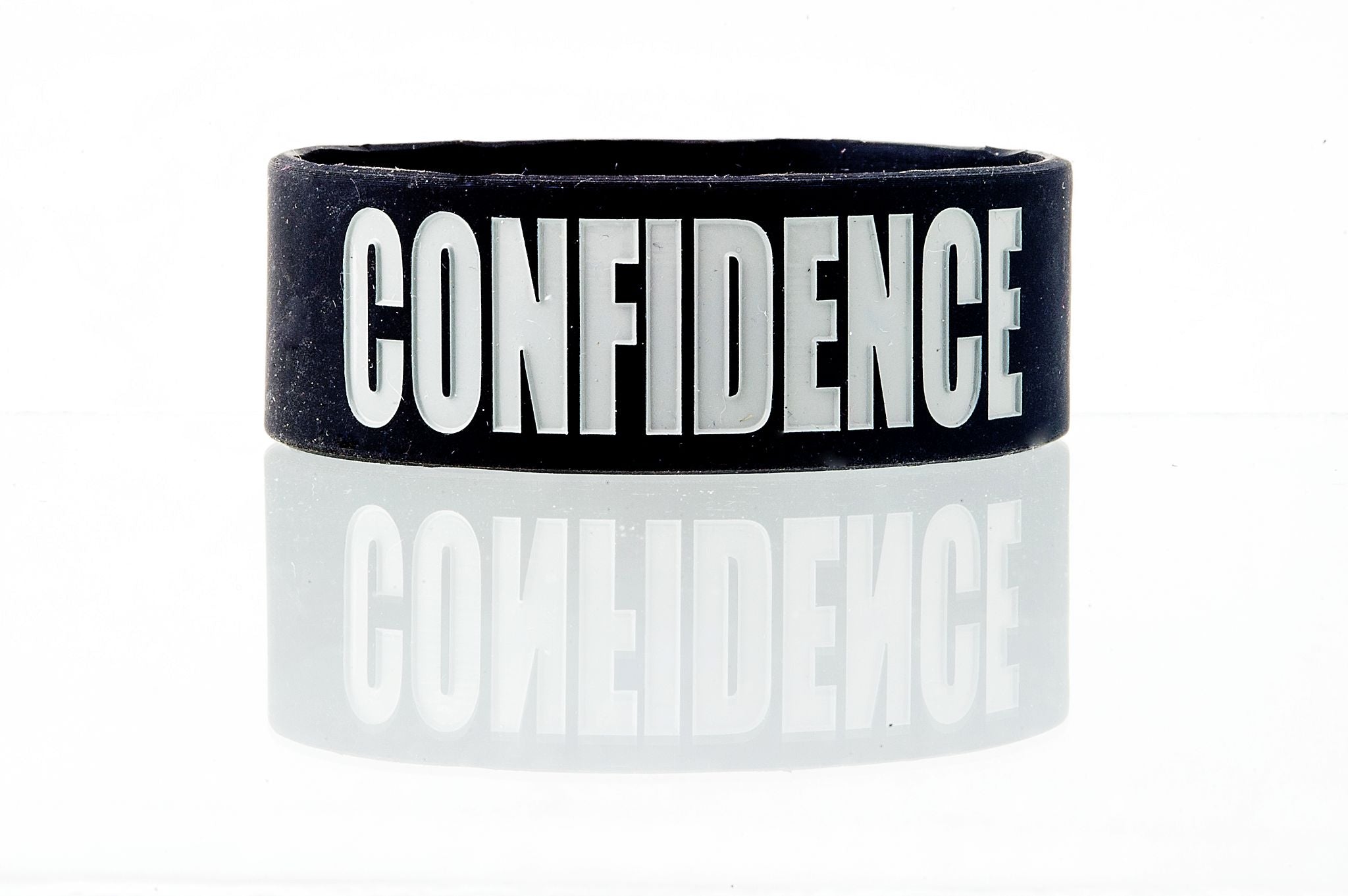 Confidence Intentional Band by Spirit Linx — a 1‑inch wristband representing courage, self‑belief, and the strength to move with certainty.